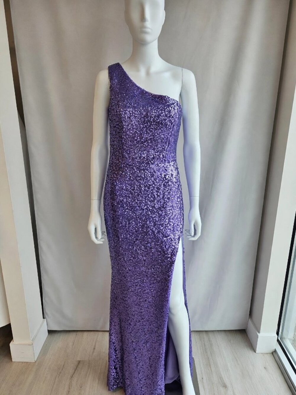 Size 10 Unbranded Purple Sequin One-Shoulder Prom Gown Slit NWT